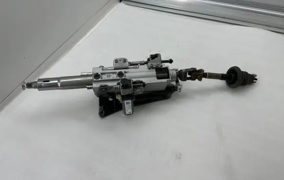 Steering wheel axle set
