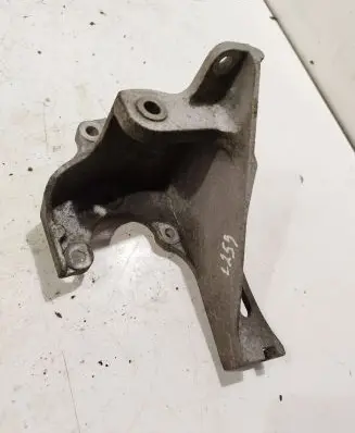 Subaru Forester SG Engine mounting bracket