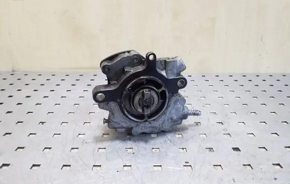 Volkswagen Touareg I Vacuum pump LA2231010