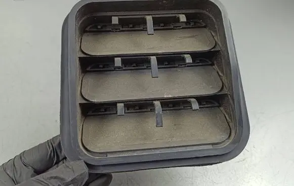 SsangYong Rexton Quarter panel pressure vent 