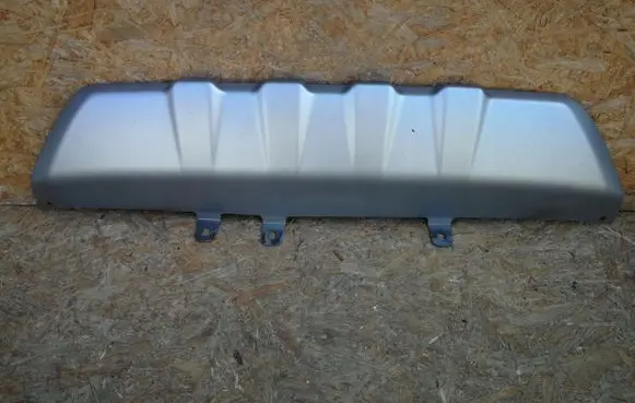 Front bumper lip