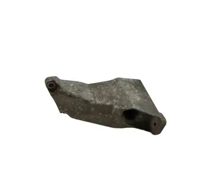 Engine mounting bracket