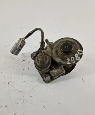 Toyota Corolla E120 E130 Fuel filter housing 