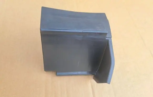 Maxus Euniq 6 Fender grill C00189887