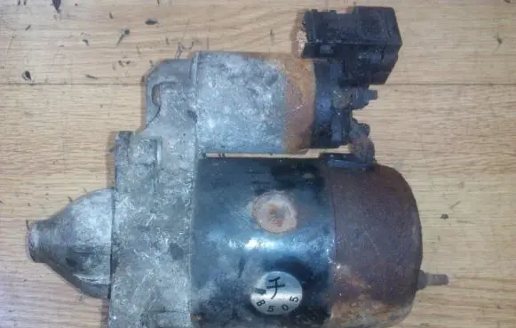 Mazda 323 Starter motor m3t38882