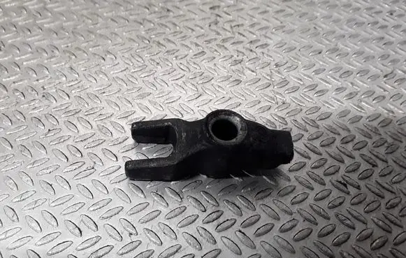 Opel Vectra C Fuel Injector clamp holder