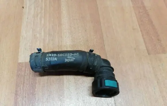 Jaguar XF X250 Engine coolant pipe/hose 9X2318C553AC C2Z11054