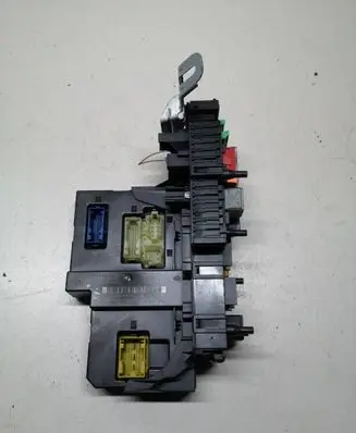 Mercedes-Benz C W204 SAM control unit 2045451669 2045456632 5DK00922529