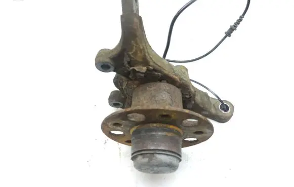 Mercedes-Benz CLK A209 C209 Front wheel hub