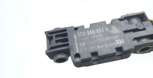 Audi A4 S4 B7 8E 8H Airbag deployment crash/impact sensor 8E0959651A