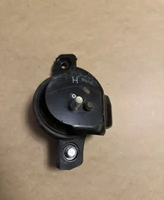 Subaru Outback (BT) Engine mount bracket 41022FL01A