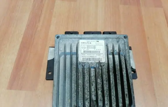Renault Kangoo I Engine control unit/module 8200331477 R0410C123A 8200355859
