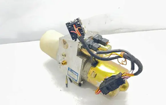 Mercedes-Benz SLK R170 Convertible roof hydraulic pump A1708000030