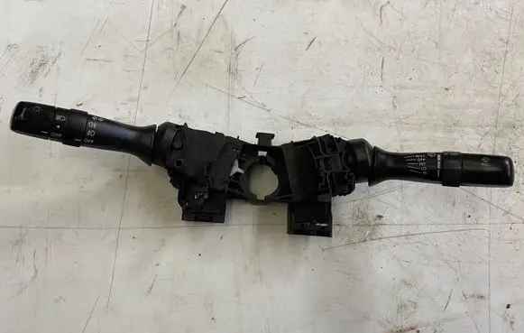 Toyota Hilux (AN10, AN20, AN30) Indicator stalk 17F100
