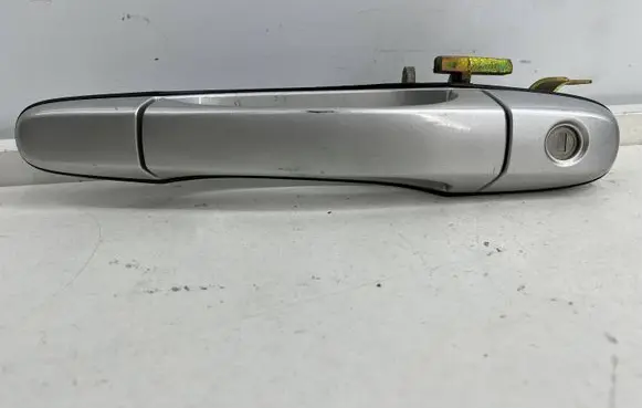Lexus IS 200-300 Front door exterior handle