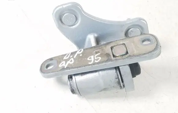 Mercedes-Benz E W212 Front door lower hinge A2047201837