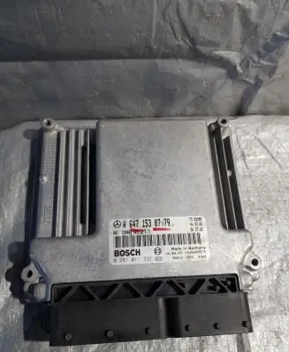 Mercedes-Benz E W211 Engine control unit/module 0281011332 A6471530779