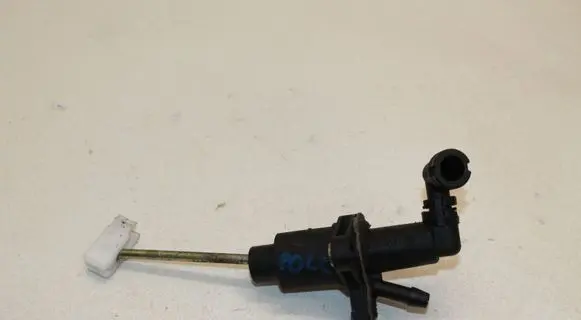 Volkswagen Polo IV 9N3 Clutch master cylinder 6Q0721388
