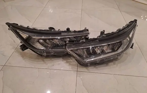 Toyota RAV 4 (XA40) Headlights/headlamps set 
