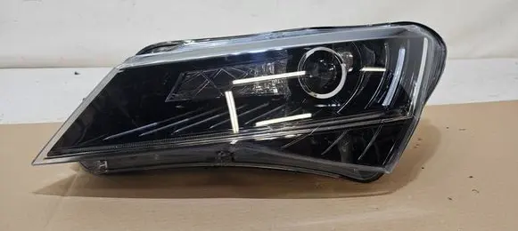 Skoda Superb B8 (3V) Headlight/headlamp 3V1941015B