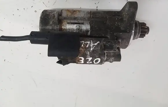 Volkswagen Tiguan Starter motor 02E911024J
