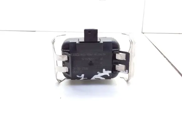Jaguar XF X250 Rain sensor 8X2317D547BC 321328000