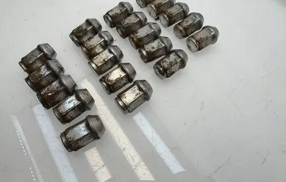Subaru Legacy Nuts/bolts 