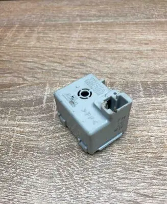 Toyota Prius (XW30) Other relay 8665220010 0689003540