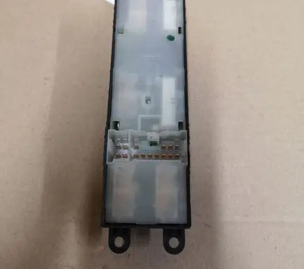 Nissan Almera N16 Electric window control switch