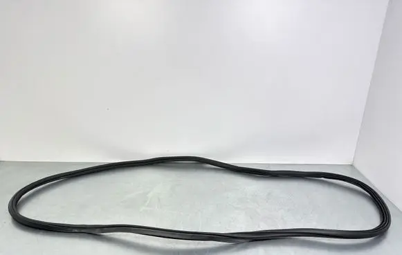 Audi Q7 4M Front door rubber seal 4M0831721A