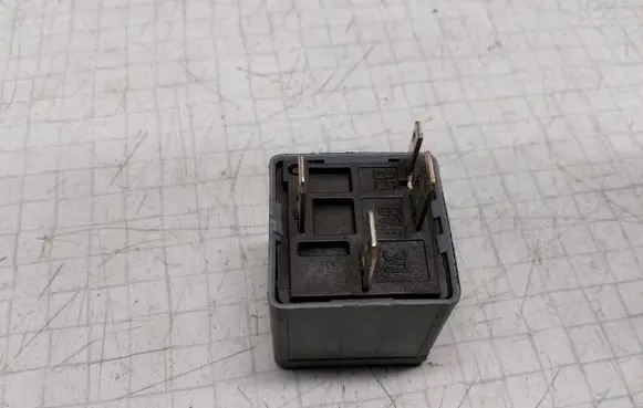 Volkswagen Transporter - Caravelle T5 Other relay 1J0906381A
