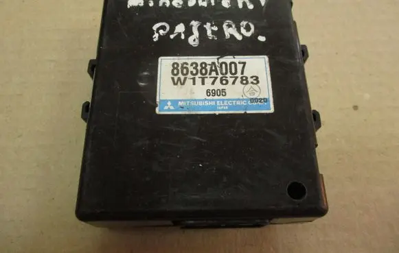 Mitsubishi Pajero Fuse box set 8638A007 W1T76783