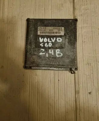 Volvo S60 Engine control unit/module 0122 2022103 725682