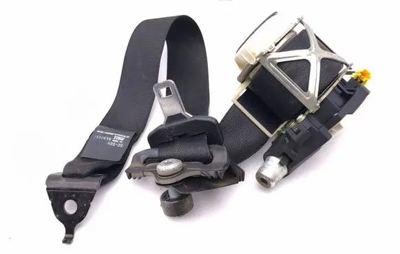 Mercedes-Benz ML W164 Rear seatbelt A1648600385