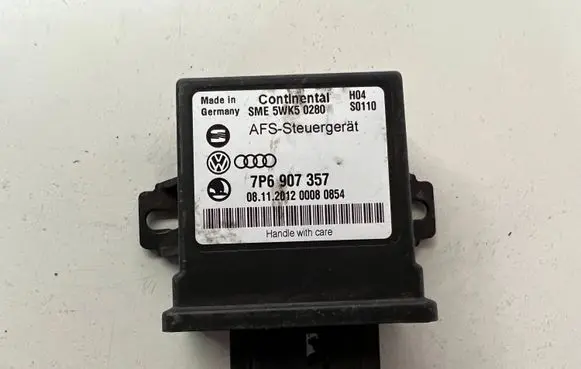 Volkswagen Touareg II Light module LCM 7P6907357 5WK50280 081120120008