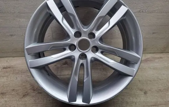 Jaguar XE R19 alloy rim GX731007NB