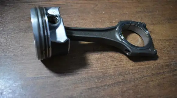 Porsche Cayenne (9Y0 9Y3) Piston 