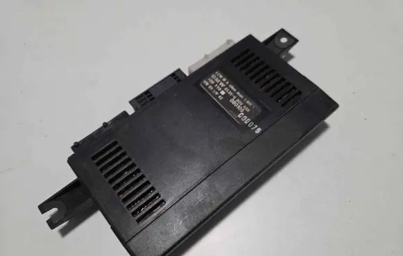 BMW 5 E39 Light module LCM 6908468