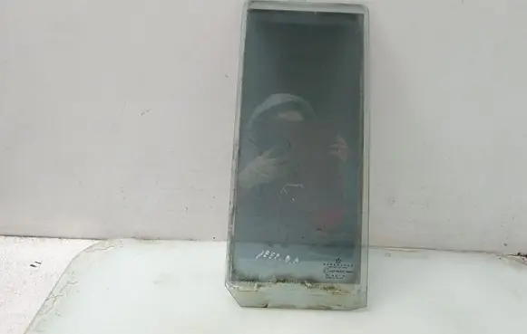 Jeep Cherokee XJ Rear vent window glass 43R001075