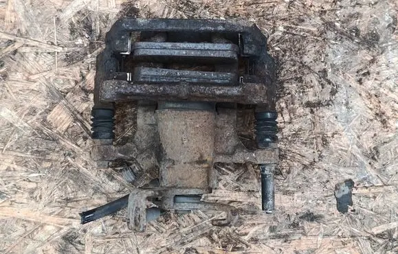 Opel Astra J Rear brake caliper
