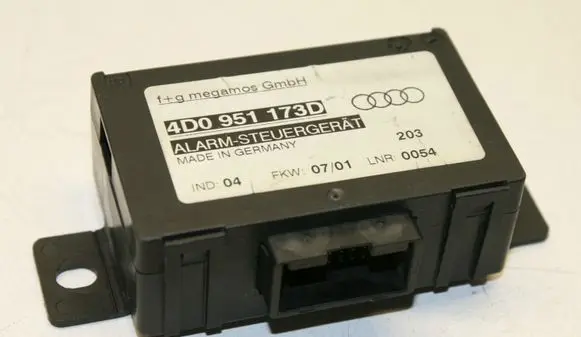 Audi A6 S6 C5 4B Alarm control unit/module 4D0951173D