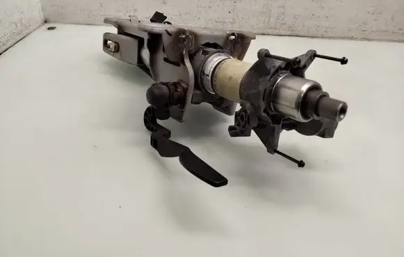 BMW 5 E60 E61 Steering wheel axle 6770694