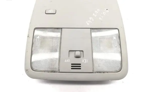 Toyota Avensis T270 Front seat light