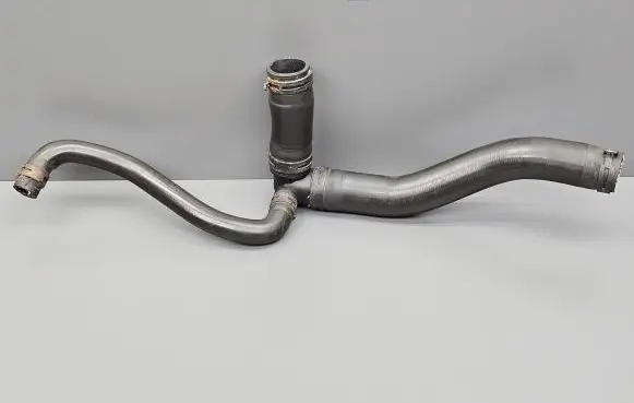 Engine coolant pipe/hose