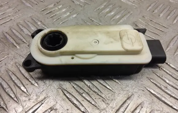 Opel Mokka X Air flap motor/actuator 112802406 5877R1001A