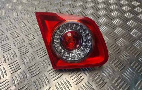 Volkswagen Jetta V Tailgate rear/tail lights 1K5945093