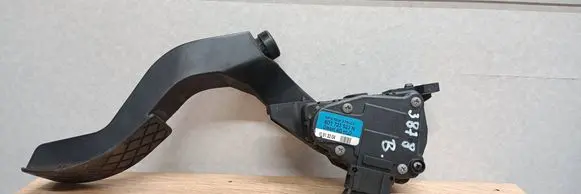 Audi A6 S6 C5 4B Accelerator throttle pedal 8D1723523N 6PV00837602