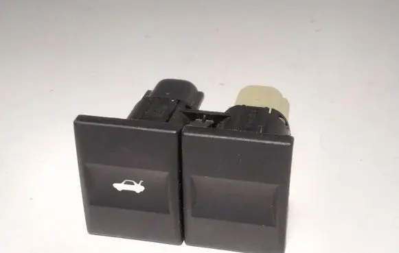 Ford Mondeo Mk III Tailgate opening switch 1S7T19B514AA