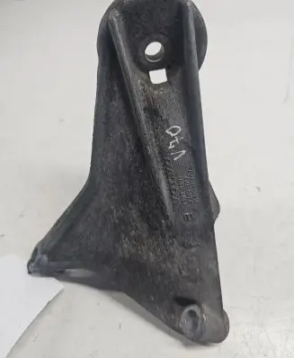 Volvo V70 Engine mounting bracket 1397889
