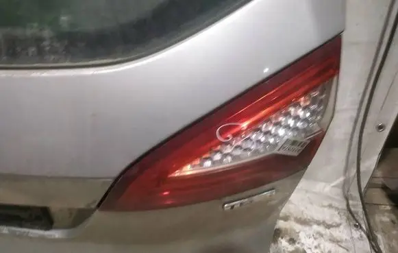 Ford Mondeo MK IV Tailgate rear/tail lights 